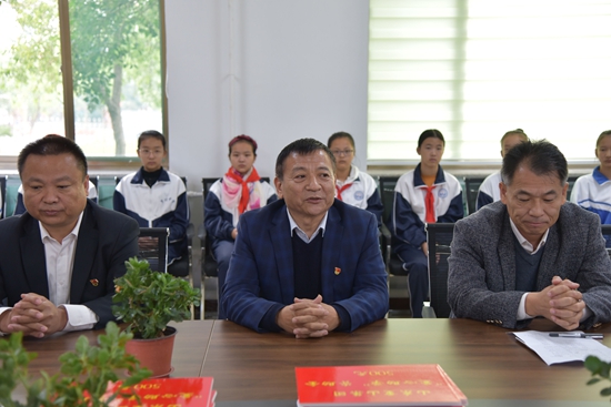 重山集團(tuán)參加羅村中心?！皭坌闹鷮W(xué)”資助金發(fā)放儀式25