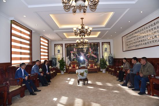 持續(xù)踐行社會責(zé)任 打造社會需求型企業(yè) ——重山集團(tuán)捐贈扶貧水泥