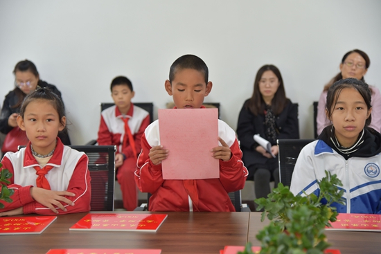 重山集團(tuán)參加羅村中心?！皭坌闹鷮W(xué)”資助金發(fā)放儀式25